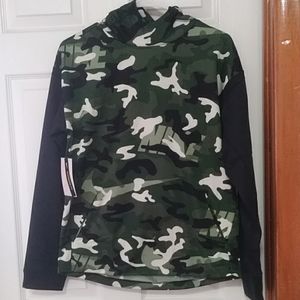 Nike Big boys therma  camo  print hoodie